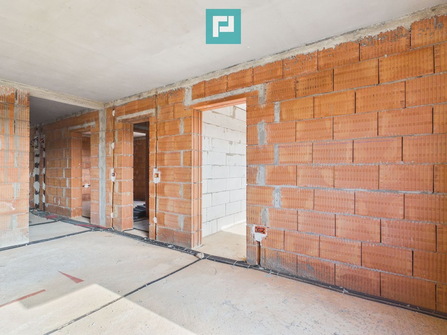 Casă individuală la cheie in Utvin - Poză 8