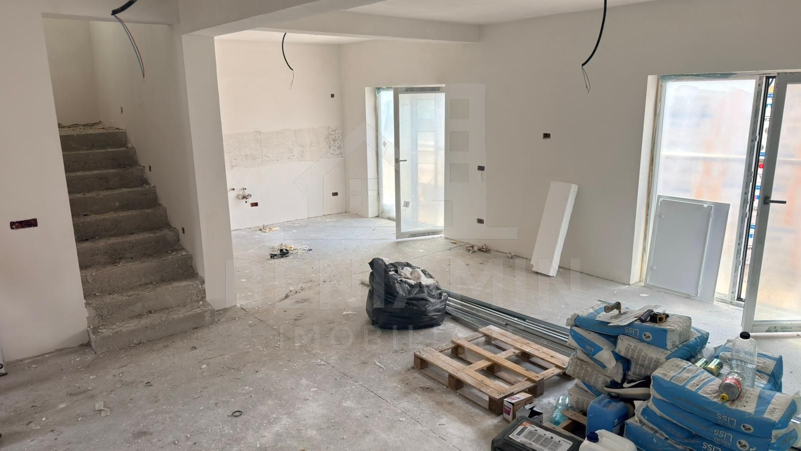 Vanzare 3 vile individuale noi cu design contemporan si teren generos - Poză 5