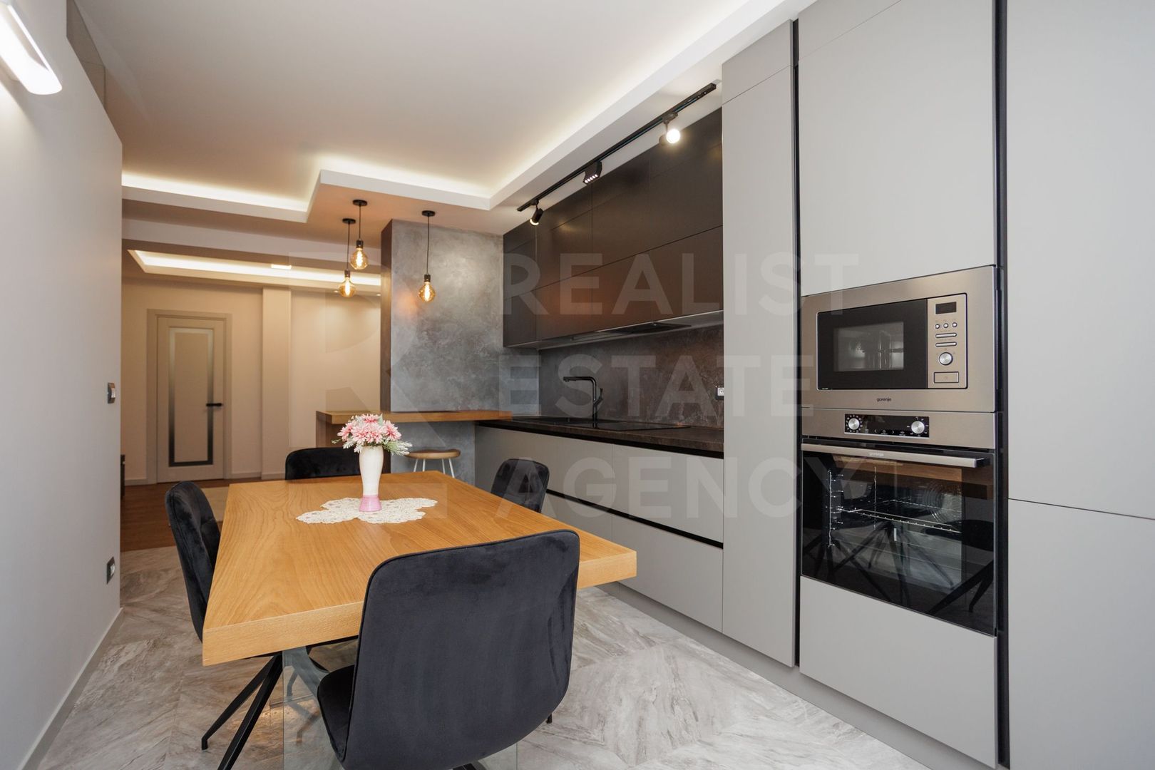 Vânzare, apartamnet 2 camere + living, str. Alba Iulia, Buiucani - Poză 3