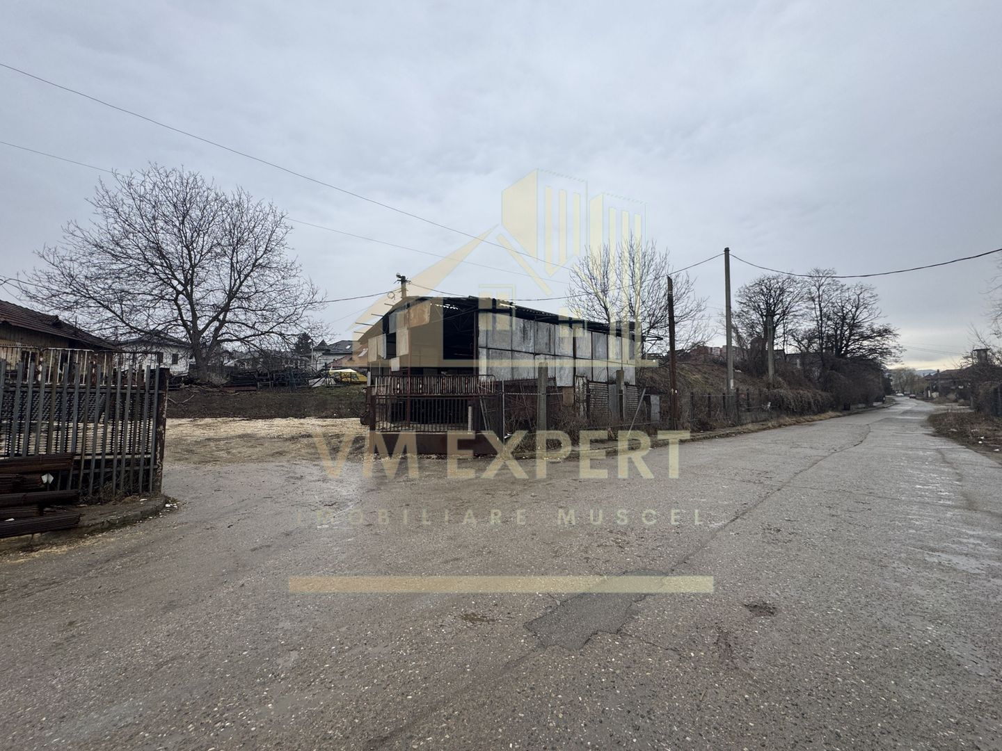 TEREN INTRAVILAN 3364 MP CAMPULUNG ZONA MĂNĂSTIREA NEGRU VODĂ COMISION 0 - Poză 2