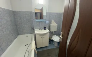 GARSONIERĂ TRANSFORMATĂ  APARTAMENT 2 CAMERE PARTER ZONĂ CENTRALĂ CAMPULUNG - Poză 11