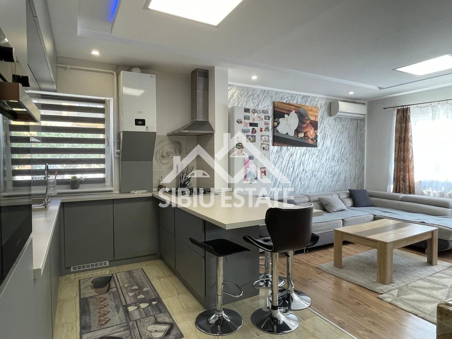 Apartament mobilat utilat 3 camere 2 balcoane–Șelimbar, Brana 123000 e - Poză 2