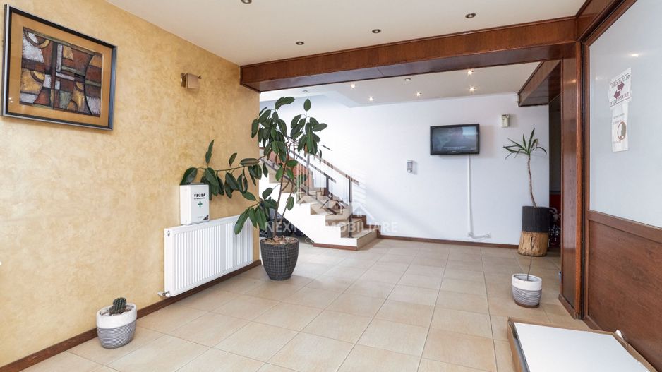 Pensiune Eforie Nord 17 camere plus spatiu comercial - Poză 4
