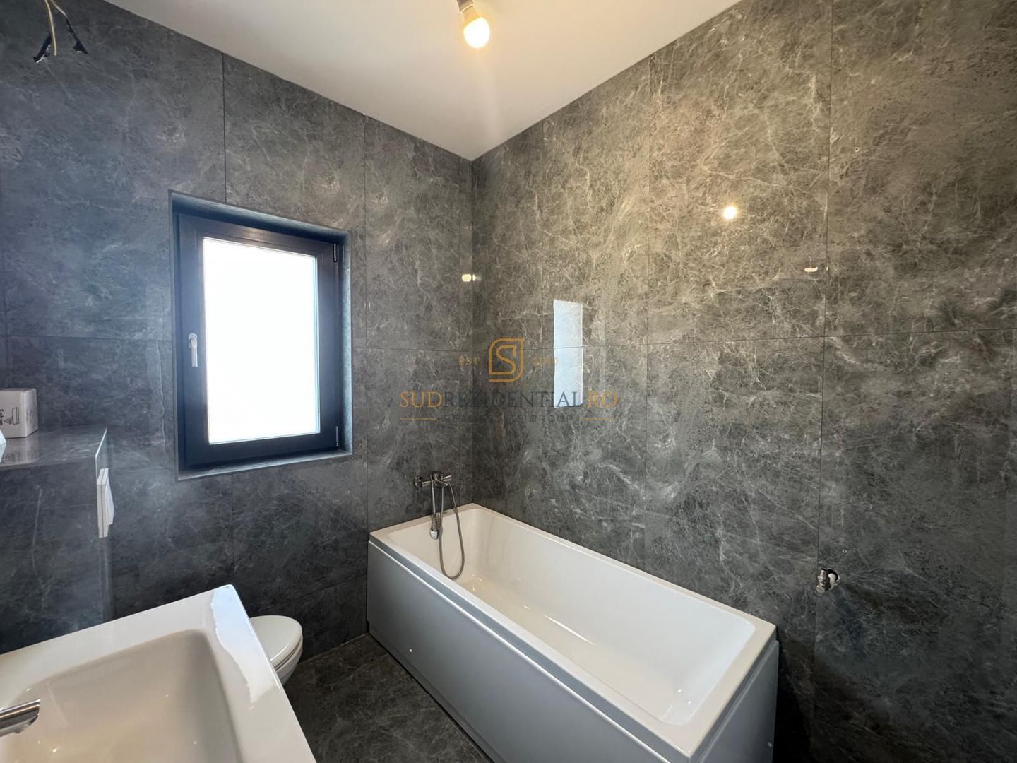 Vila Tip Duplex, mutare imediată, teren 209 mp, comision zero. - Poză 18