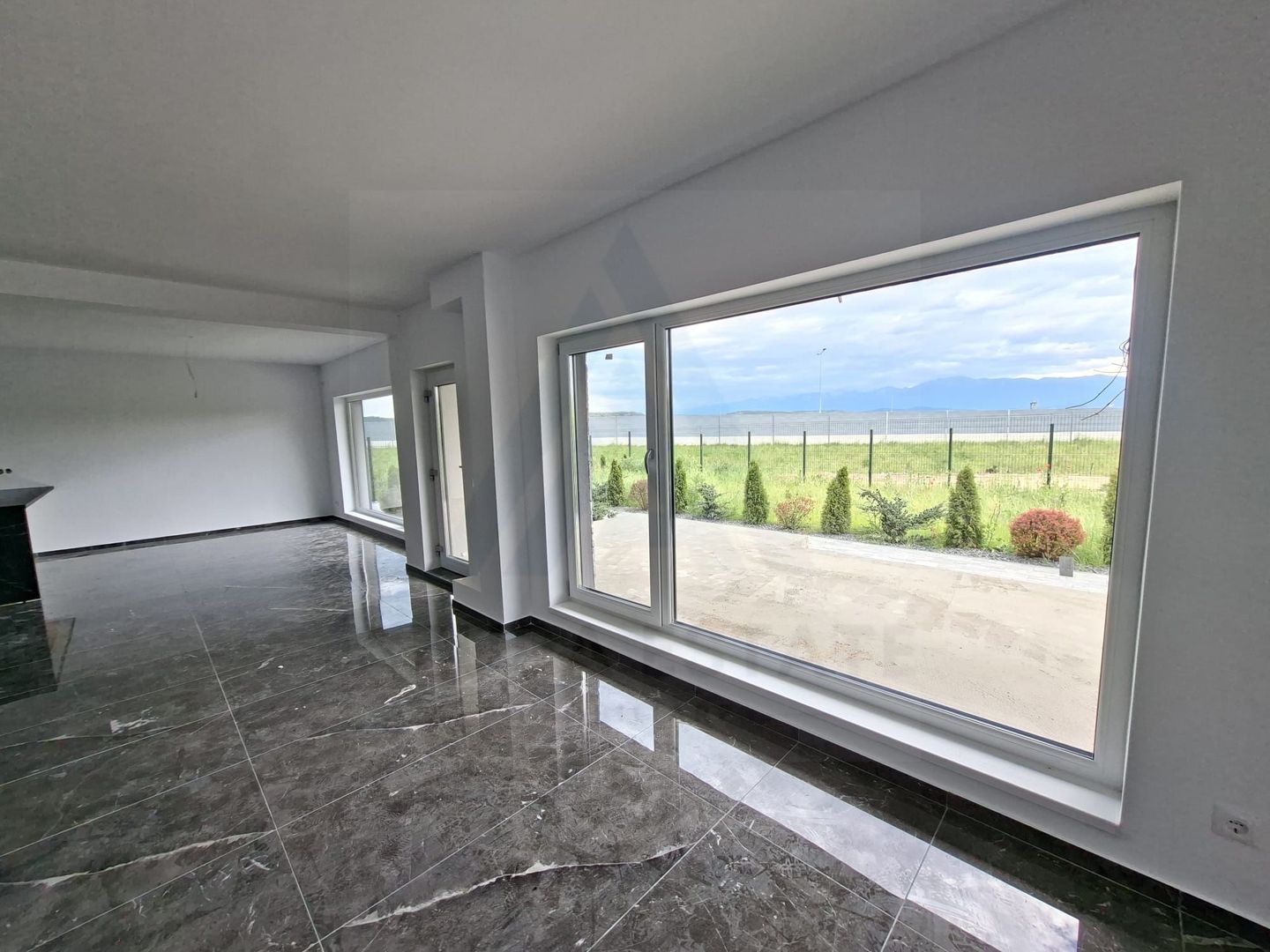 Casă moderna premium 195 mp utili cu garaj și teren 815 mp în Selimbar - Poză 1