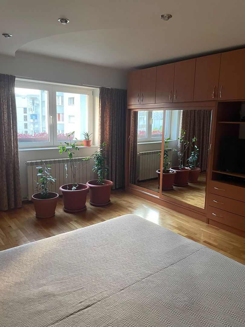 De vanzare Apartament 3 camere Matei Basarab, Calarasi, Central - Poză 3