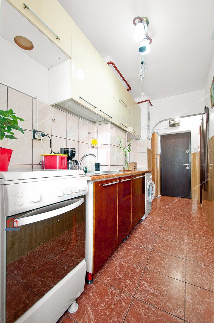 Apartament 2 camere decomandate, Micro 19 etaj 7/10, vedere panoramică - Poză 6