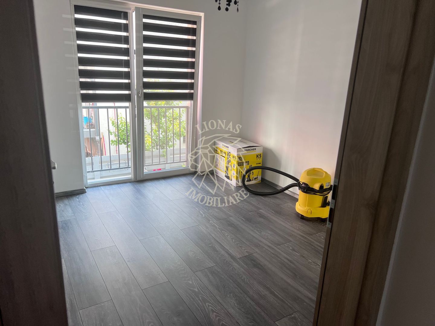 Casa de lux 103 mp-teren 199 mp-sauna-cinema- garaj 3 masini- Floresti - Poză 4