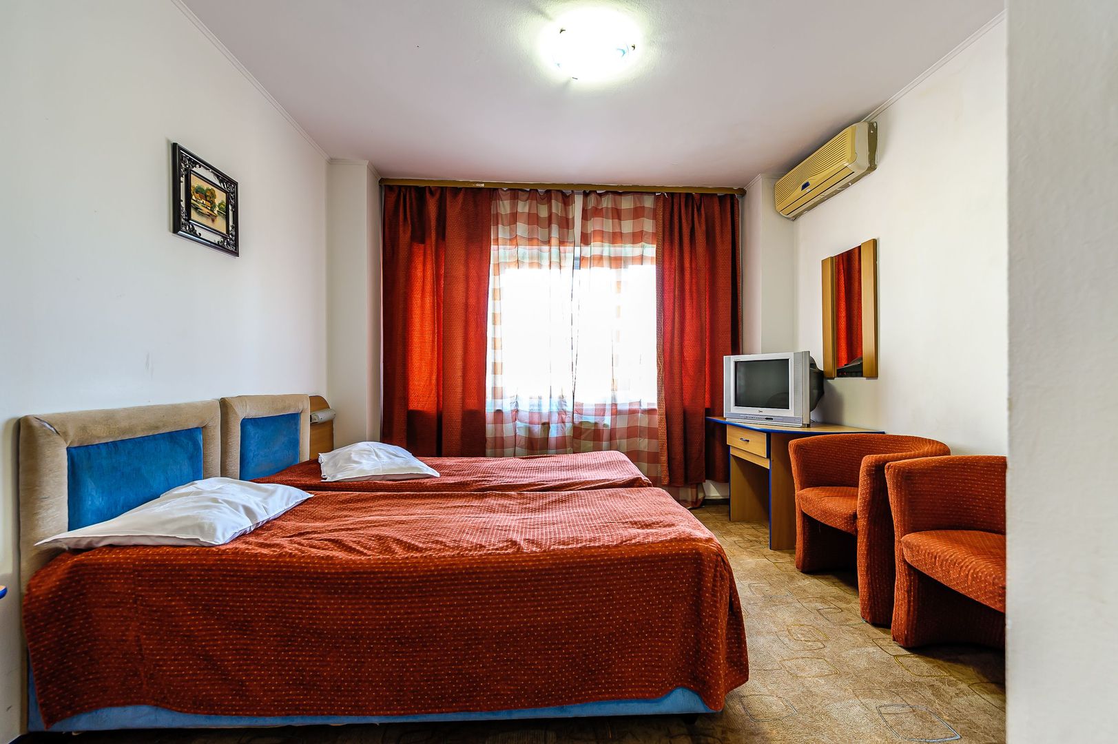 Hotel în Pârneava - Poză 4