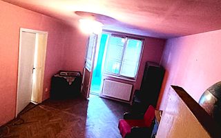 Vand apartament decomandat spatios cu 2 camere in Oravita. Comision ,,0'' - Poză 3