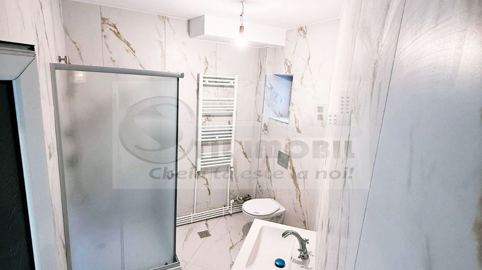 Liber, apartament 3 camere Nicolina 1, renovat modern, baie cu geam - Poză 5