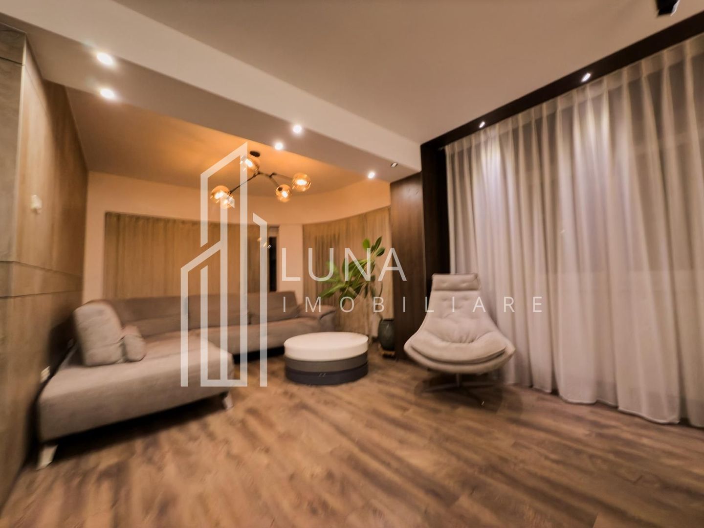 Apartament lux, 3 camere (inițial 4) – Strada Pârâului, Brașov - Poză 1