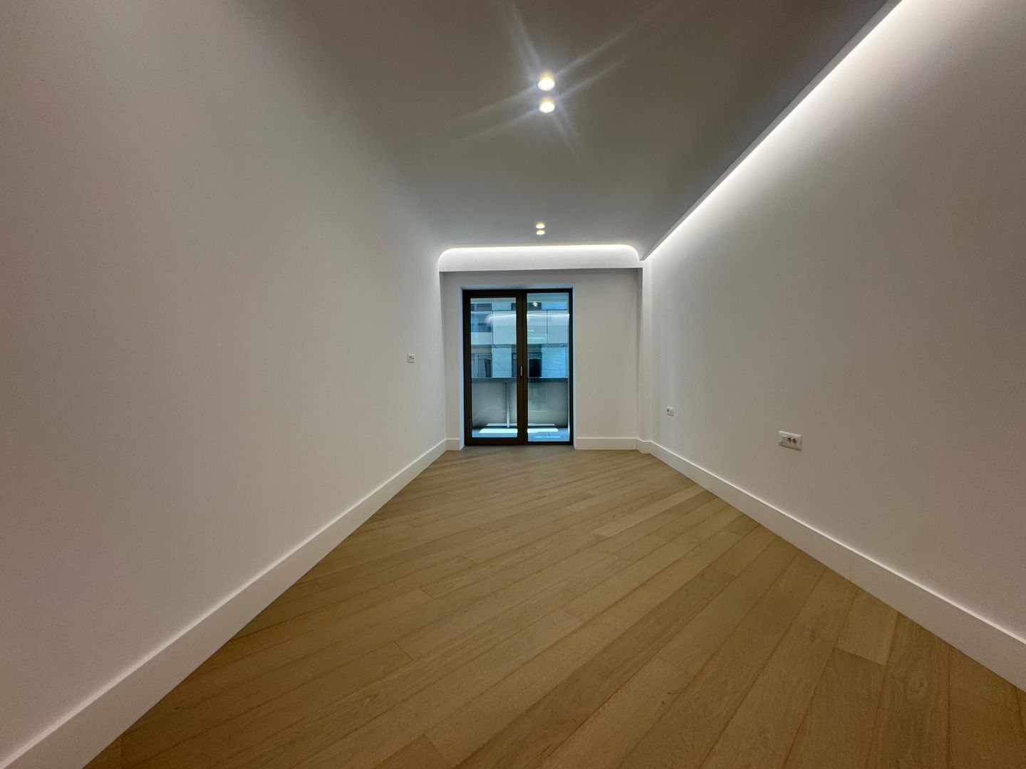 3 CAMERE || CORTINA 126 || EROUIANCU NICOLAE - Poză 5
