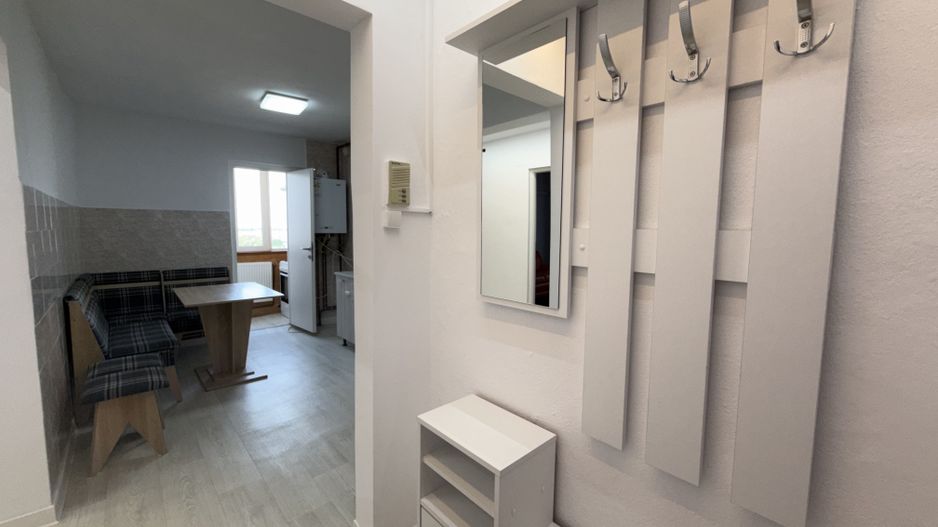 Apartament 3 camere, decomandat, renovat recent, Aradul Nou - Poză 2