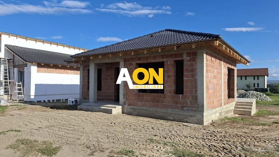 Casa la rosu, 4 camere, 387 mp teren, toate utilitatile, Orizont - Poză 3