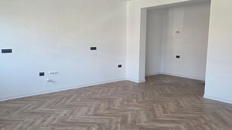 Apartament  2 camere Tractoru ,bloc nou! - Poză 8