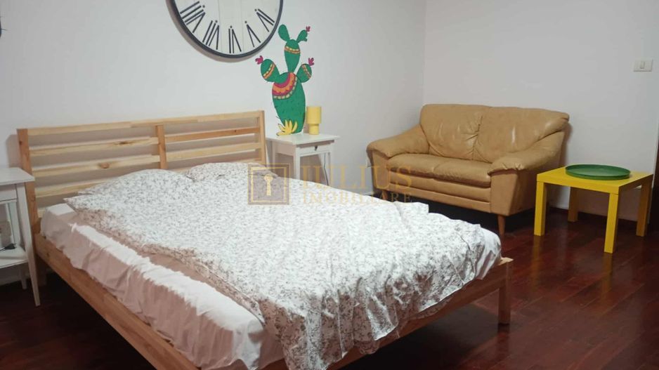 zona Piata Unirii, pietonala; centrala proprie; doua dormitoare. - Poză 2