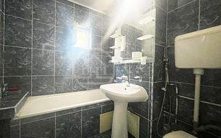 Apartament cu 3 camere de inchiriat in zona Rogerius, Oradea - Poză 9