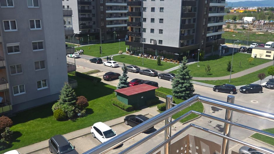 Apartament  2 camera zona Avangarden - Poză 1