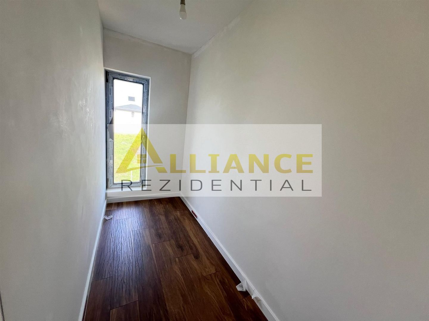 Vila Individuala  - 4 camere - 3 bai-teren -320-600 M de STV - Poză 12