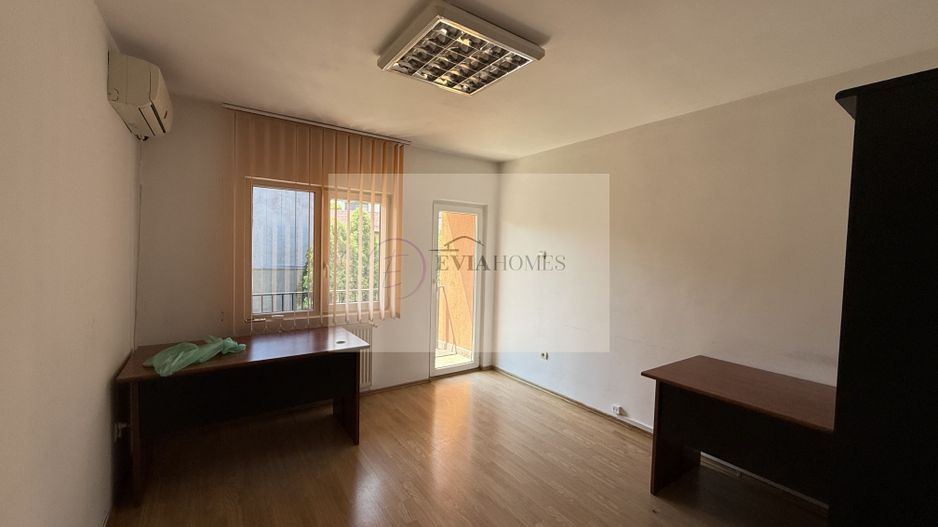 Casa individuala spatioasa, curte si parcare/zona Semicentrala - Poză 1