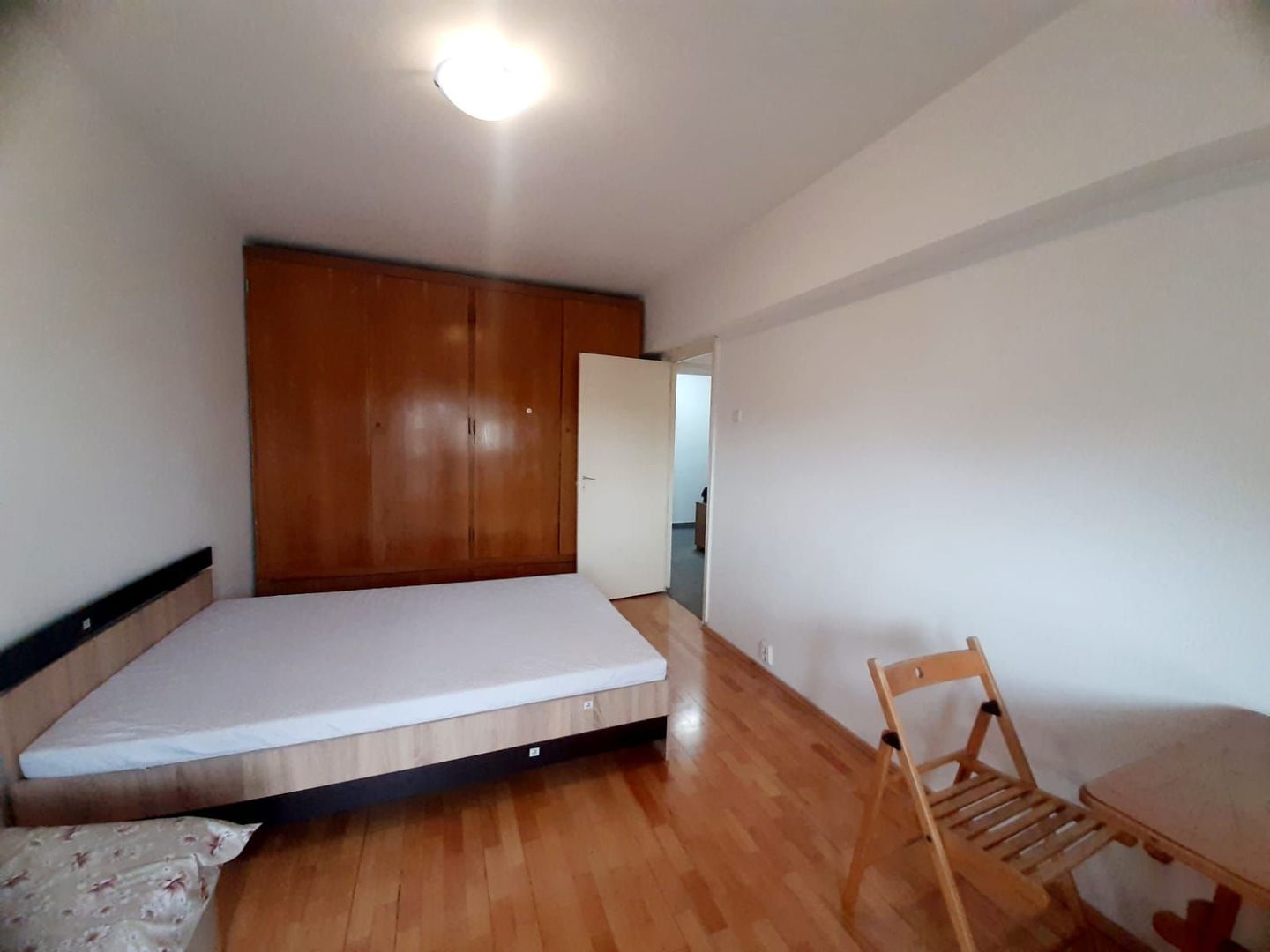 Apartament cu 3 camere pe Calea Dorobanților - Poză 2