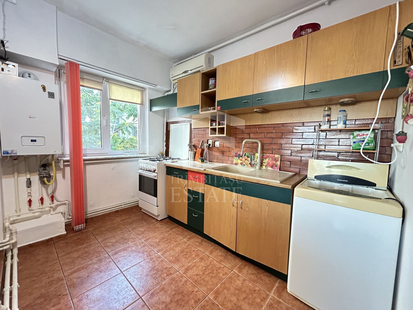 Apartament 3 camere Tomis Nord - 2 gr sanitare - centrala termica - Poză 3