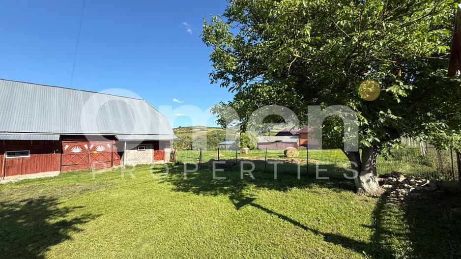 Casă la țară cu șură și grajd, în Vălenii Lăpușului – priveliște panoramică - Poză 3