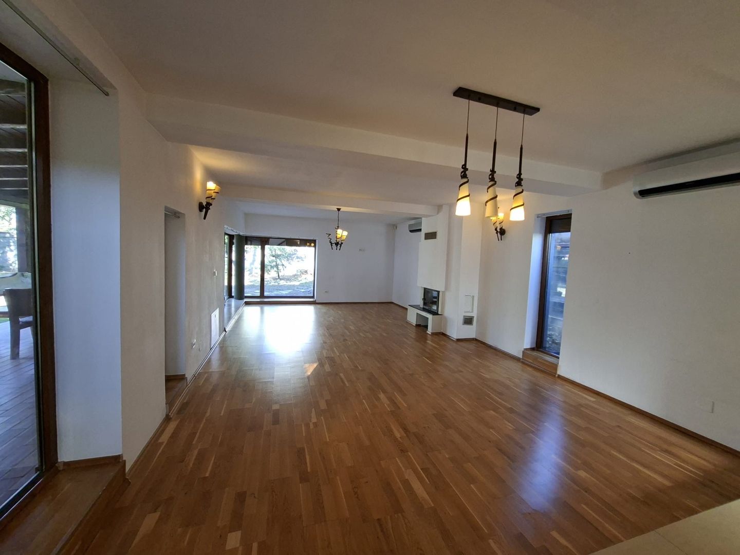 Vila Individuala Mosnita Noua - Poză 1