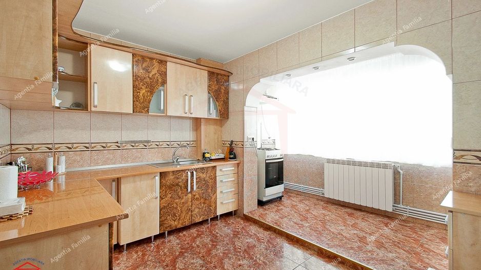 De închiriat apartament 3 camere, Micro 21 - Poză 16