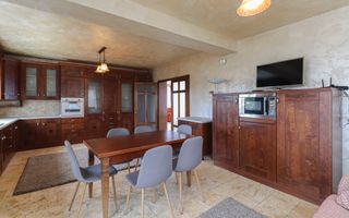 Casa deosebita cu teren de 900mp in cartierul Faget - Poză 8