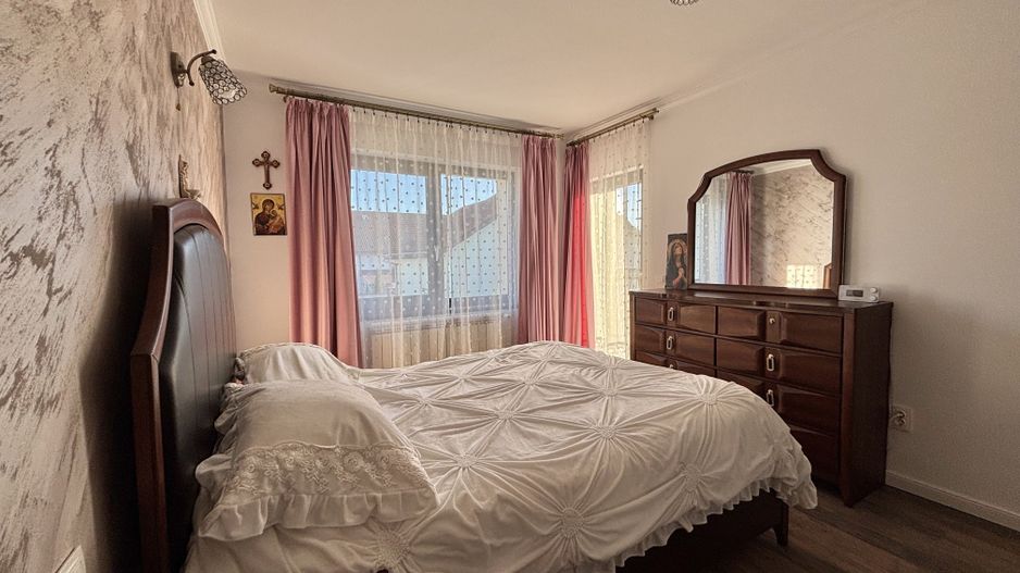 Casa INDIVIDUALA 6 camere, curte superba - zona Brana, Selimbar - Poză 34