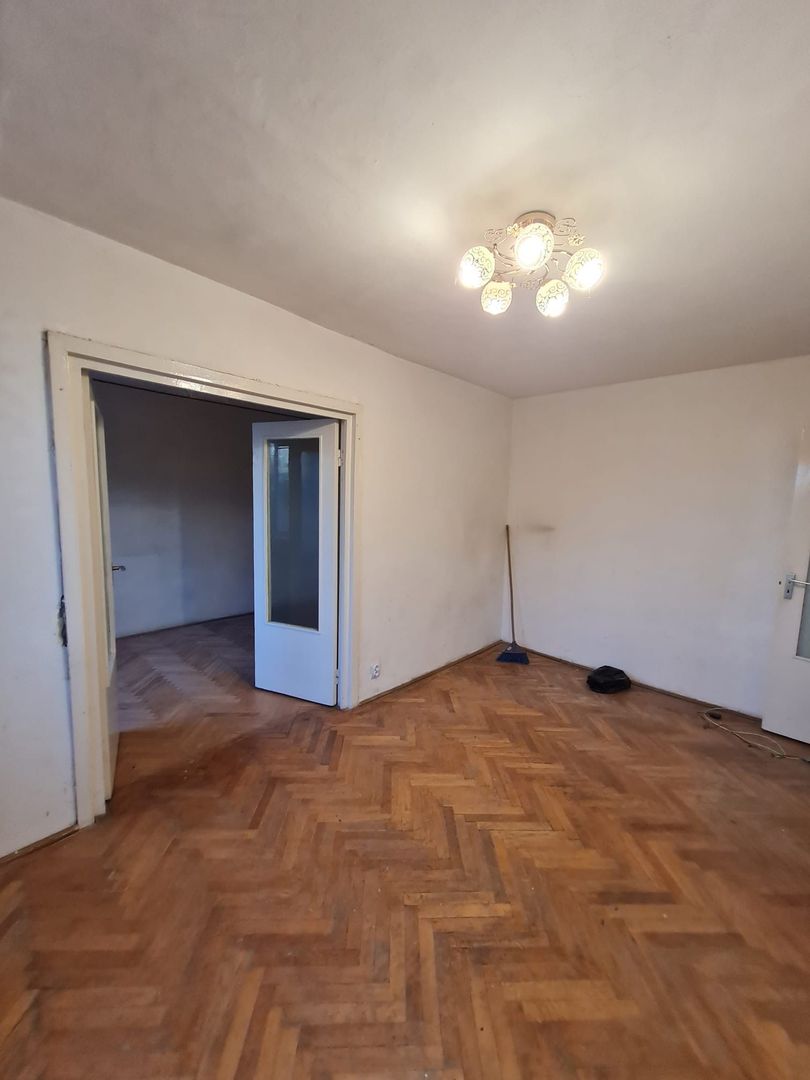 Apartament modest 2 camere zona Sagului - Poză 4