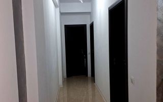 Apartament 3 camere prima închiriere Etaj 1/3 si parcare zona Șelimbăr - Poză 2