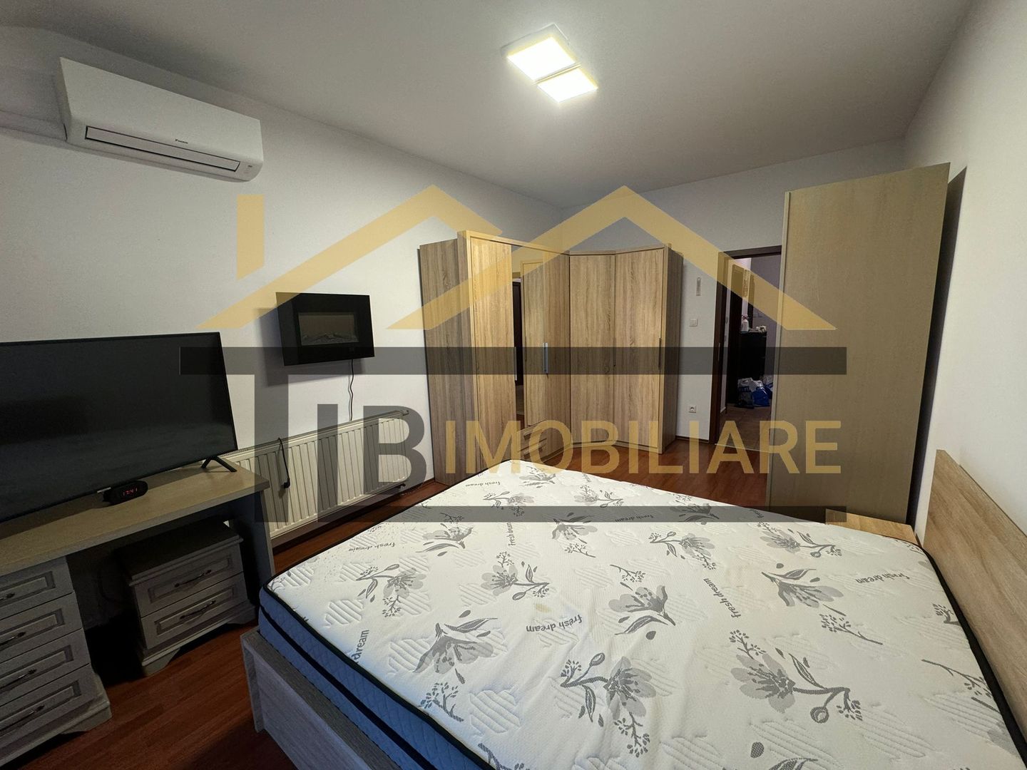 Apartament de 2 camere, decomandat, 75mp, parcare, Zona Aleea Carpati - Poză 3