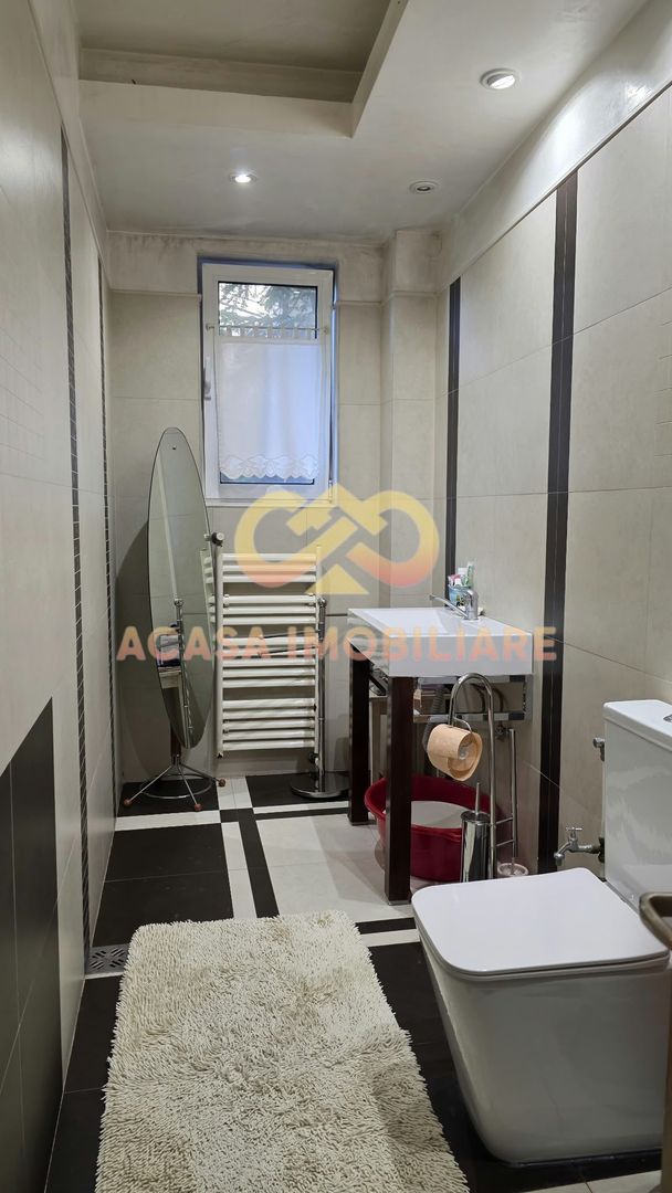 VILĂ SPAȚIOASĂ ÎN TĂTĂRAȘI | 450 MP | CURTE 400 MP - Poză 9