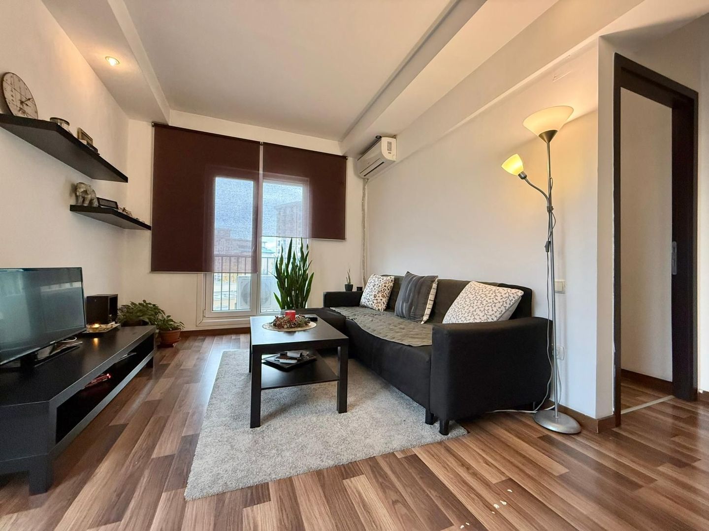 COSMOPOLIS - Apartament cu 2 camere tip studio, mobilat si utilat. - Poză 2