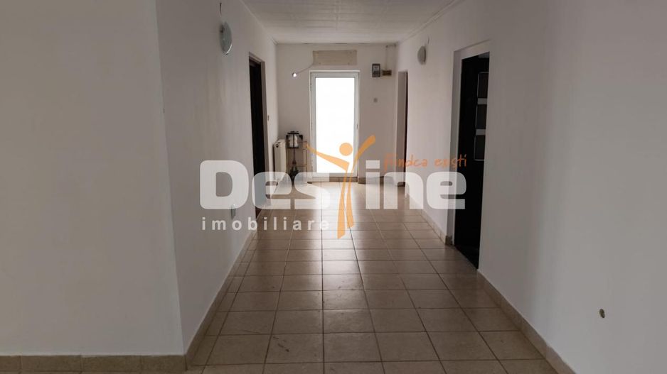 Casa  central Paulesti 450 mp s.c.  775 mp teren - Poză 2