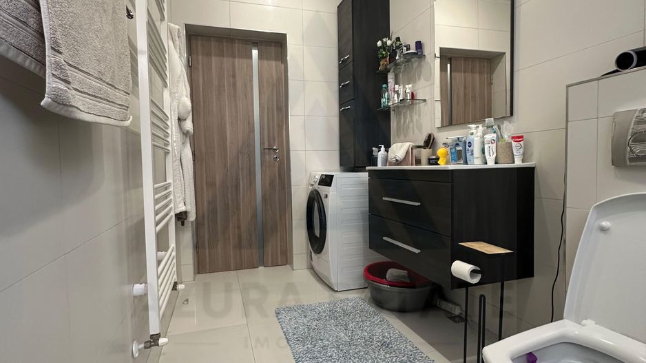 Apartament 3 camere 83 mp utili curte si 2 locuri parcare in Selimbar - Poză 10