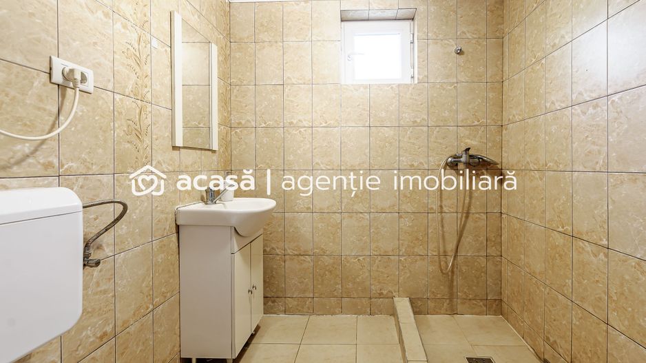 Casă cu 2 corpuri de clădire în Pecica, Arad. - Poză 18