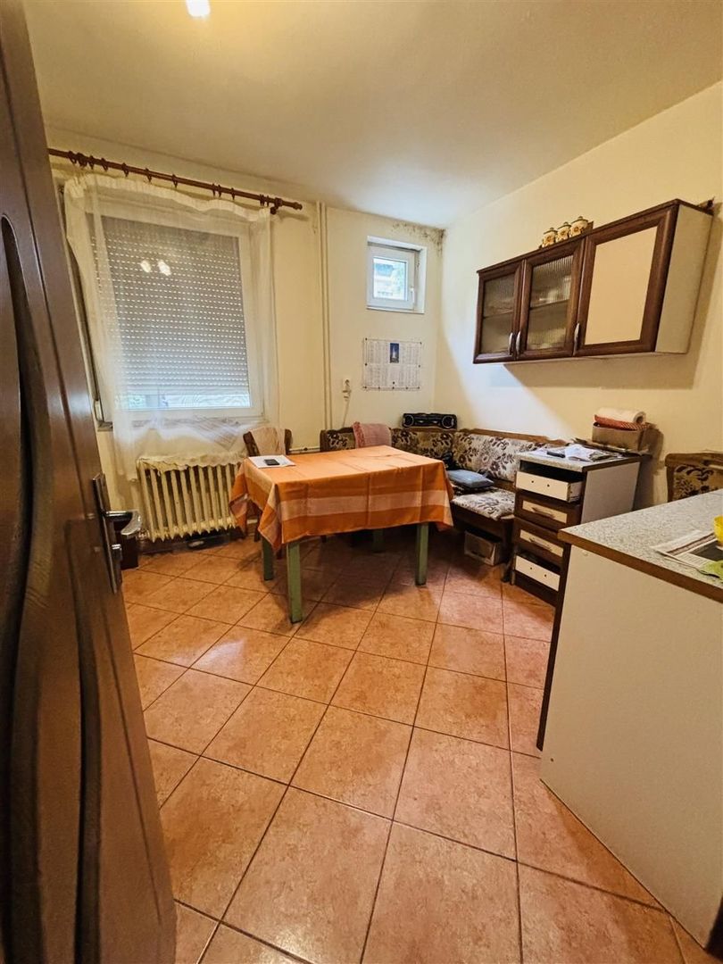 APARTAMENT CU 2 CAMERE SEMIDECOMANDAT ZONA CANTEMIR - Poză 7