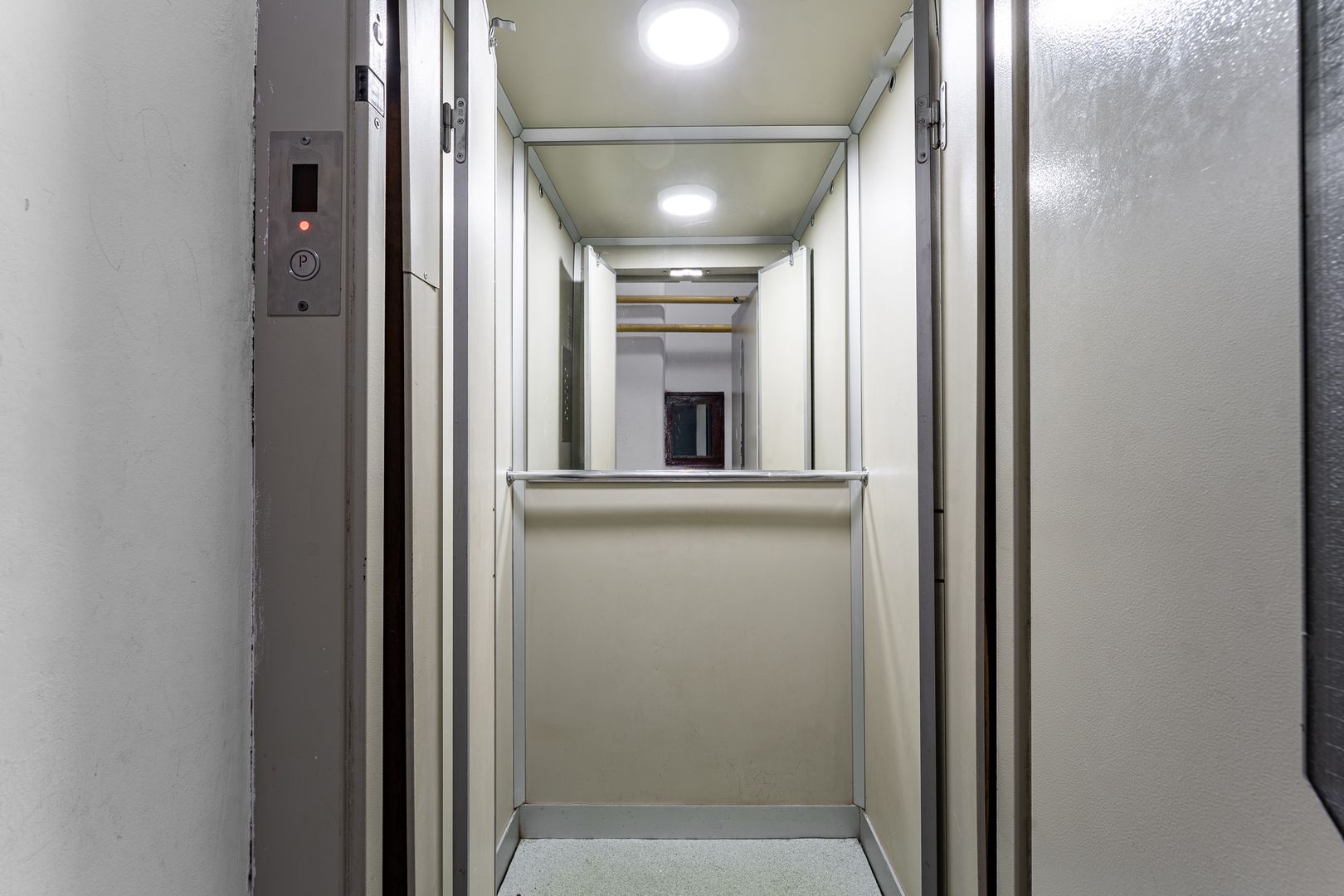 Apartament cu 4 camere - Calea Călărașilor - Metrou Piața Muncii - Poză 17