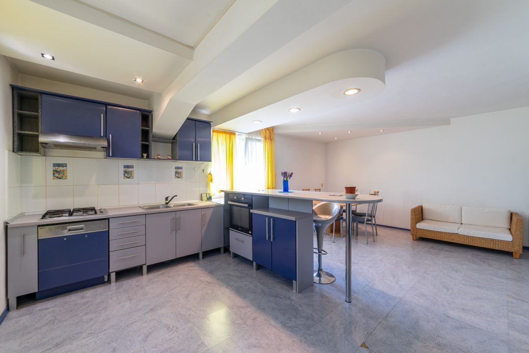 Apartament pe 2 nivele -  6 camere Gavana 3 + 309 mp curte proprie - Poză 18