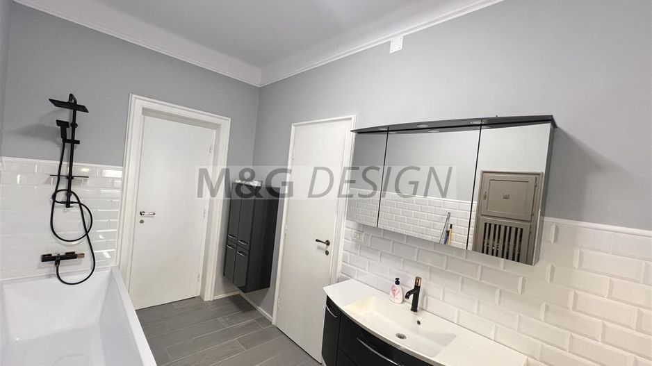 3 camere deosebit amenajat LUX  boxa curte acces auto - Poză 8