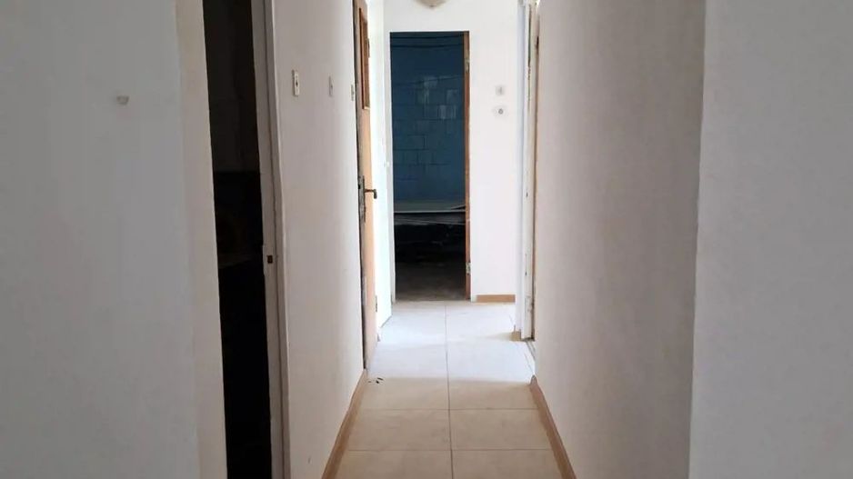 Se vinde apartament 3 camere, zona Mihai Bravu - Poză 2