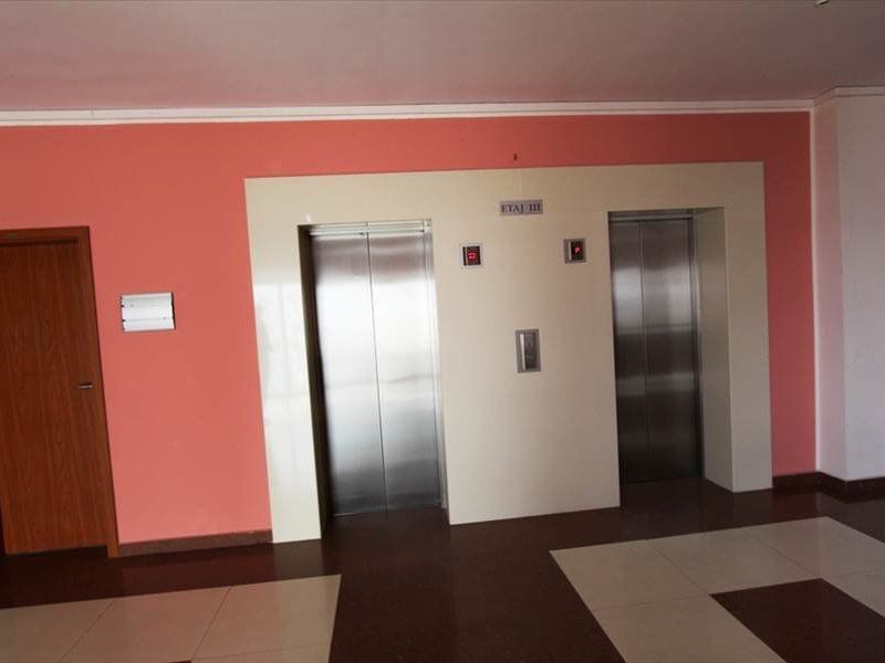 Birouri spatioase in cladire de birouri - Poză 2