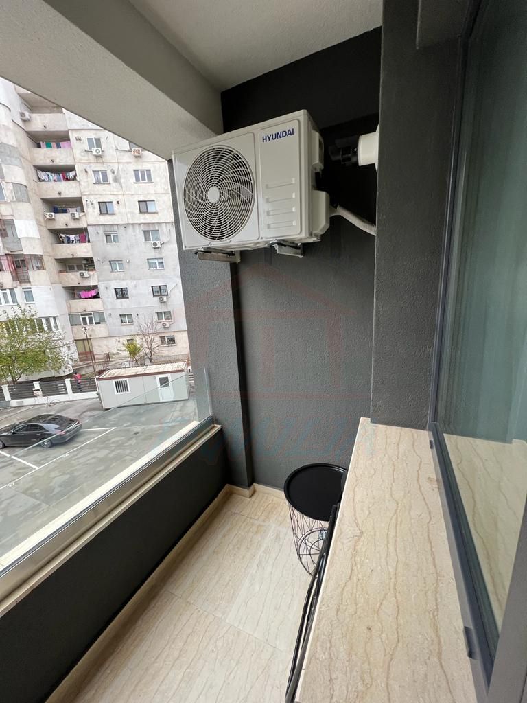 Inchiriem studio in Micro 17 , etaj 2 bloc ROKA, parcare privata, - Poză 8