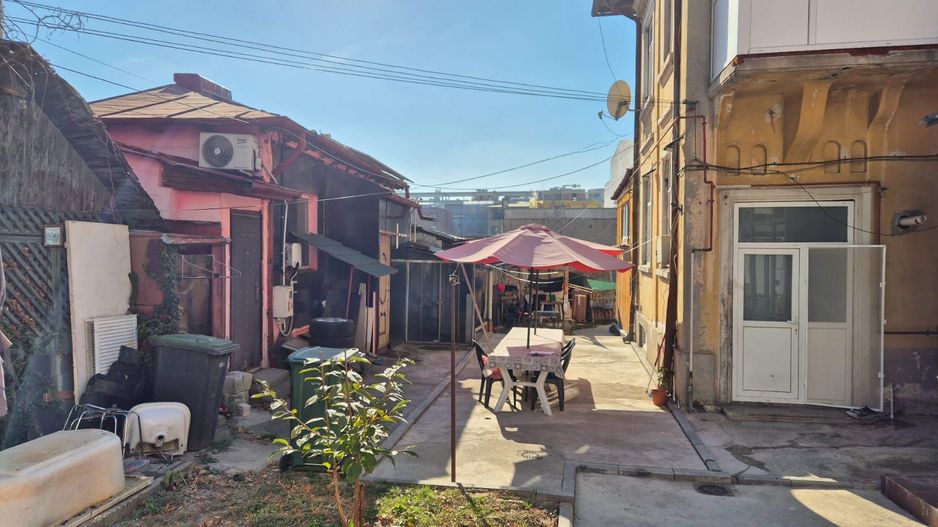 Casa + pivnita 50 mp - parc Cismigiu - Poză 1