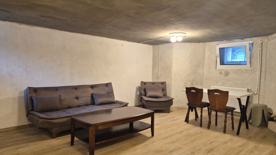 Piața de Miercuri, casă singură în curte, renovată 2025 - Poză 17