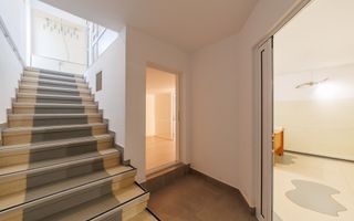 Proprietate multifunctionala | Doua cladiri | 581 mp | Pitesti - Poză 2